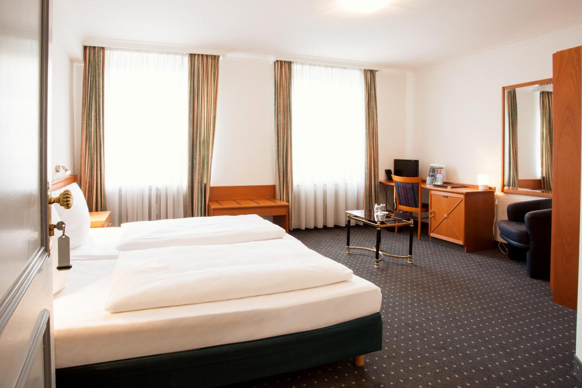 Ina Royal 3* Cologne